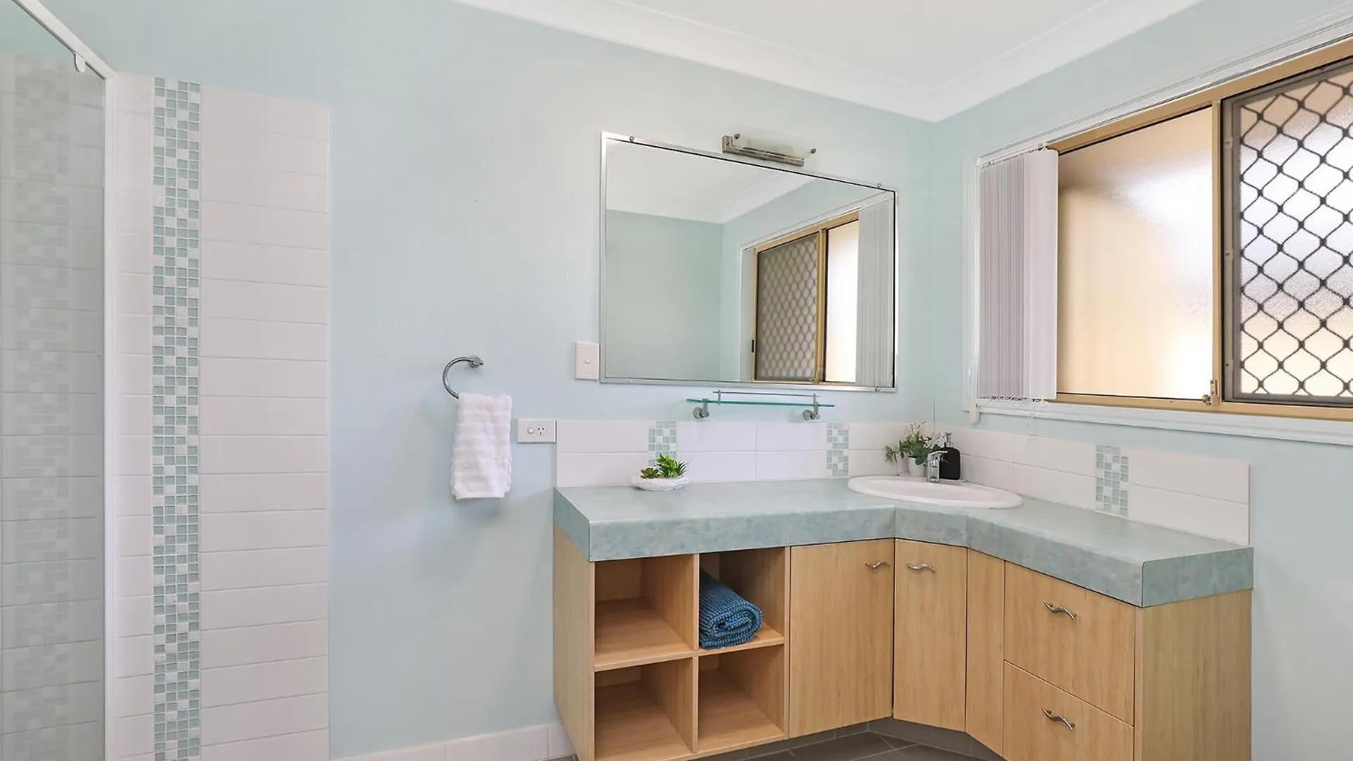 Spacious Waterfront Home With Pontoon, Pool, Bbq Kawana Waters Semesterbostad